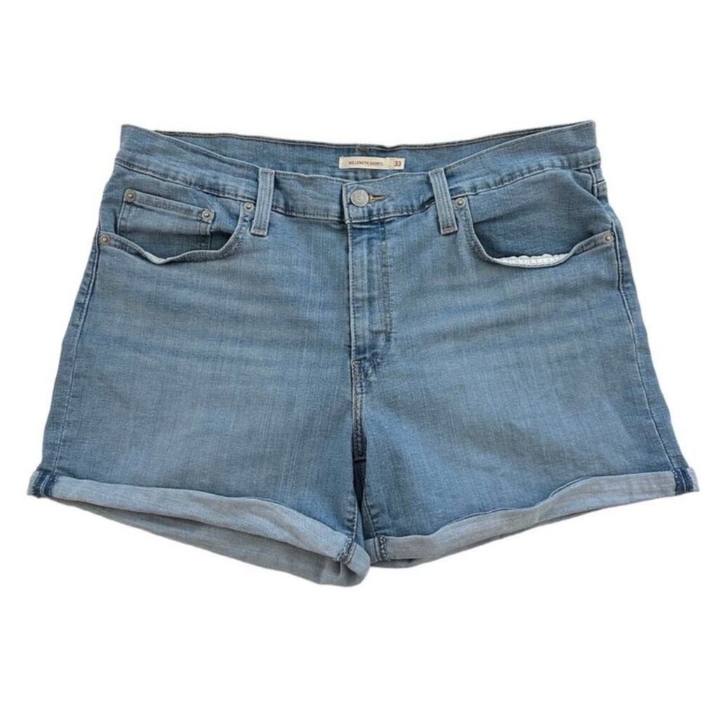 Levi’s Mid Length Women's Denim Shorts Stretch Light Wash Size 33 Casual Cuffed